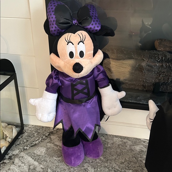 Mickey and Minnie Halloween greeters